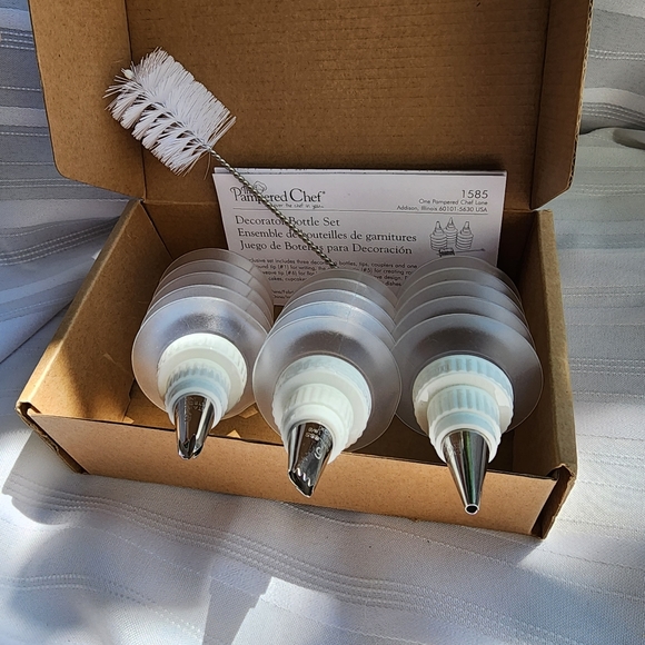 The Pampered Chef Kitchen The Pampered Chef Decorator Bottle